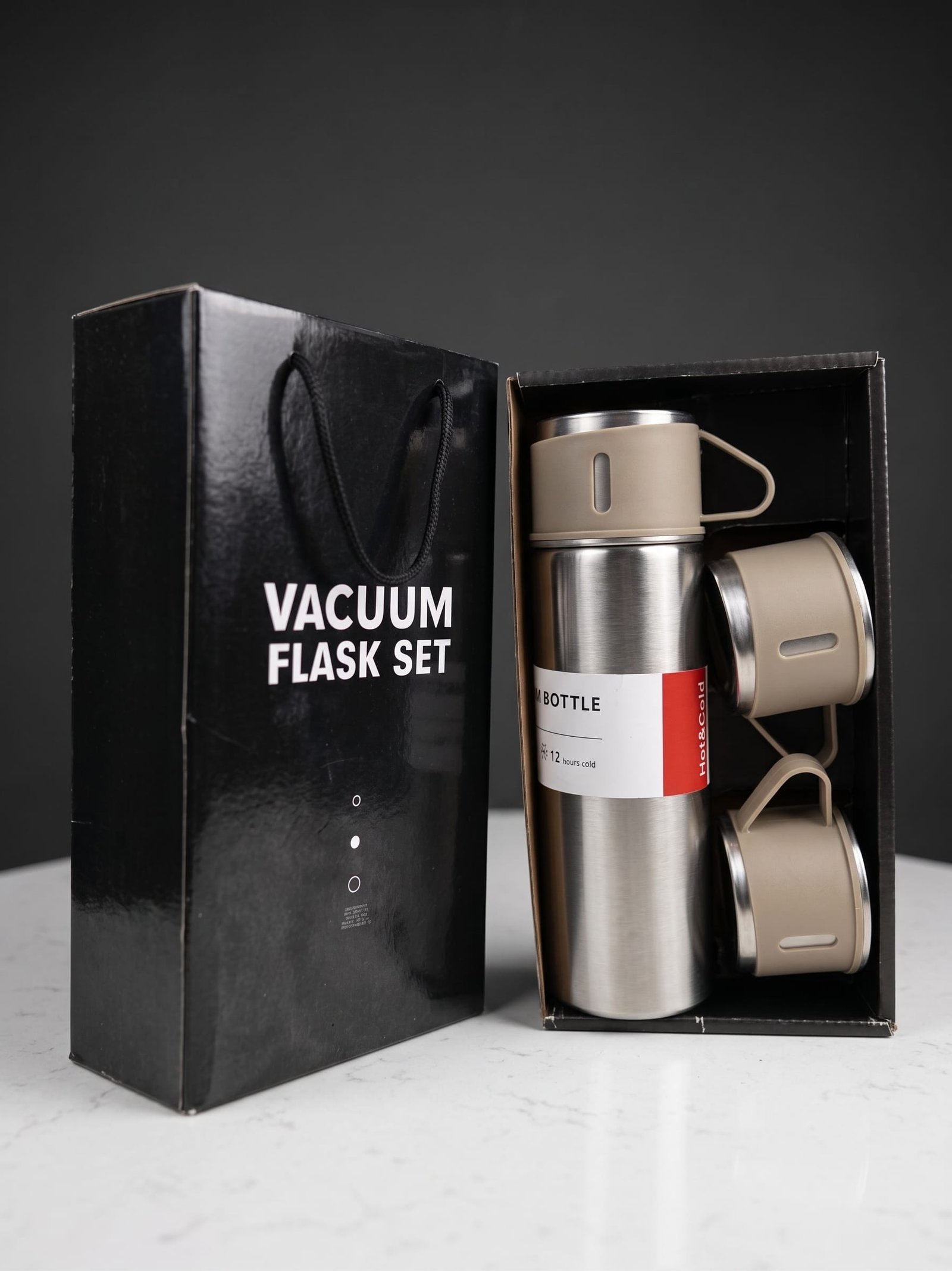500ml Vacuum Flask Gift Set with 3 Serving Cups & Gift Bag - Image 4