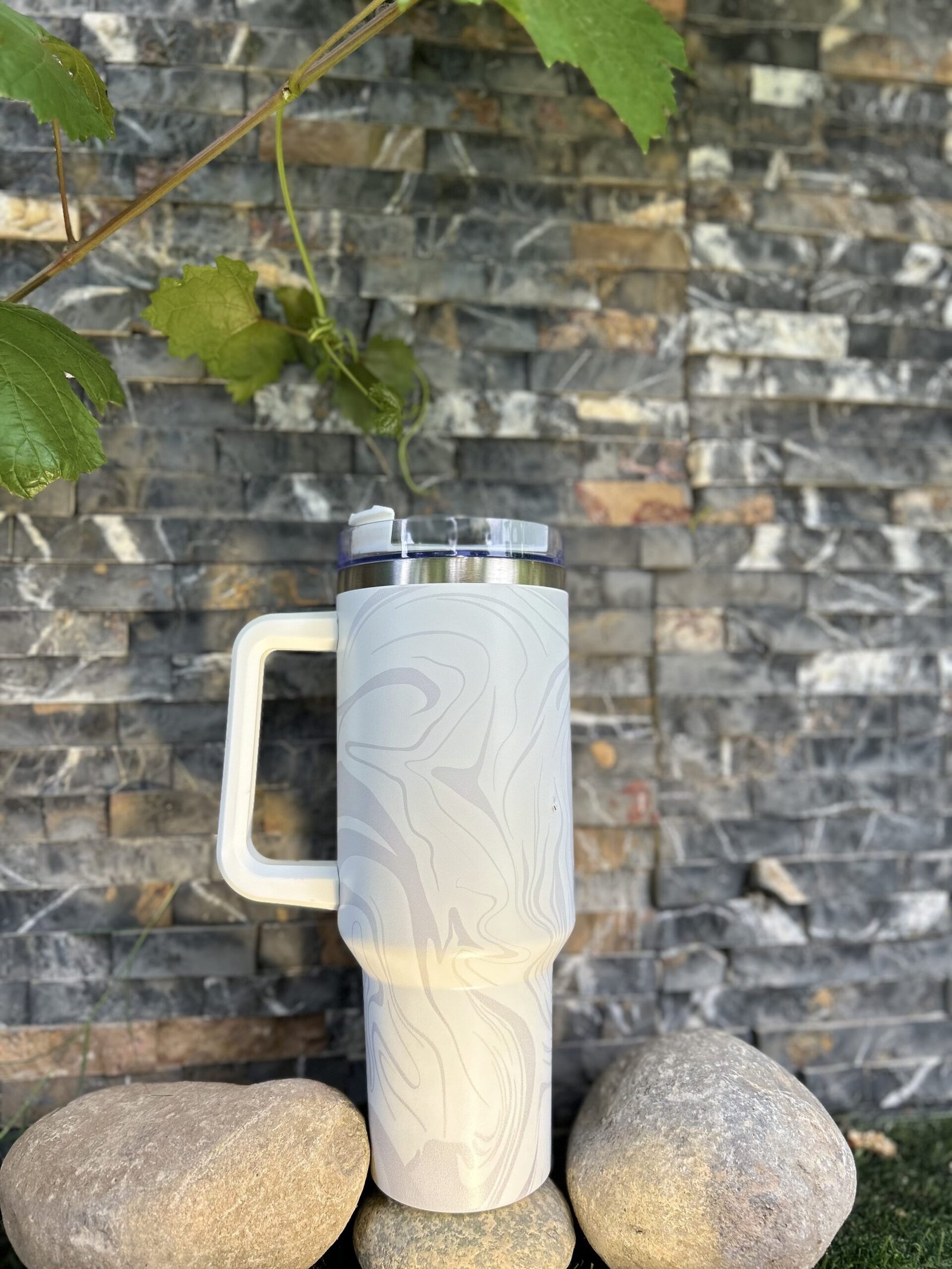 40oz white marble tumbler with handle